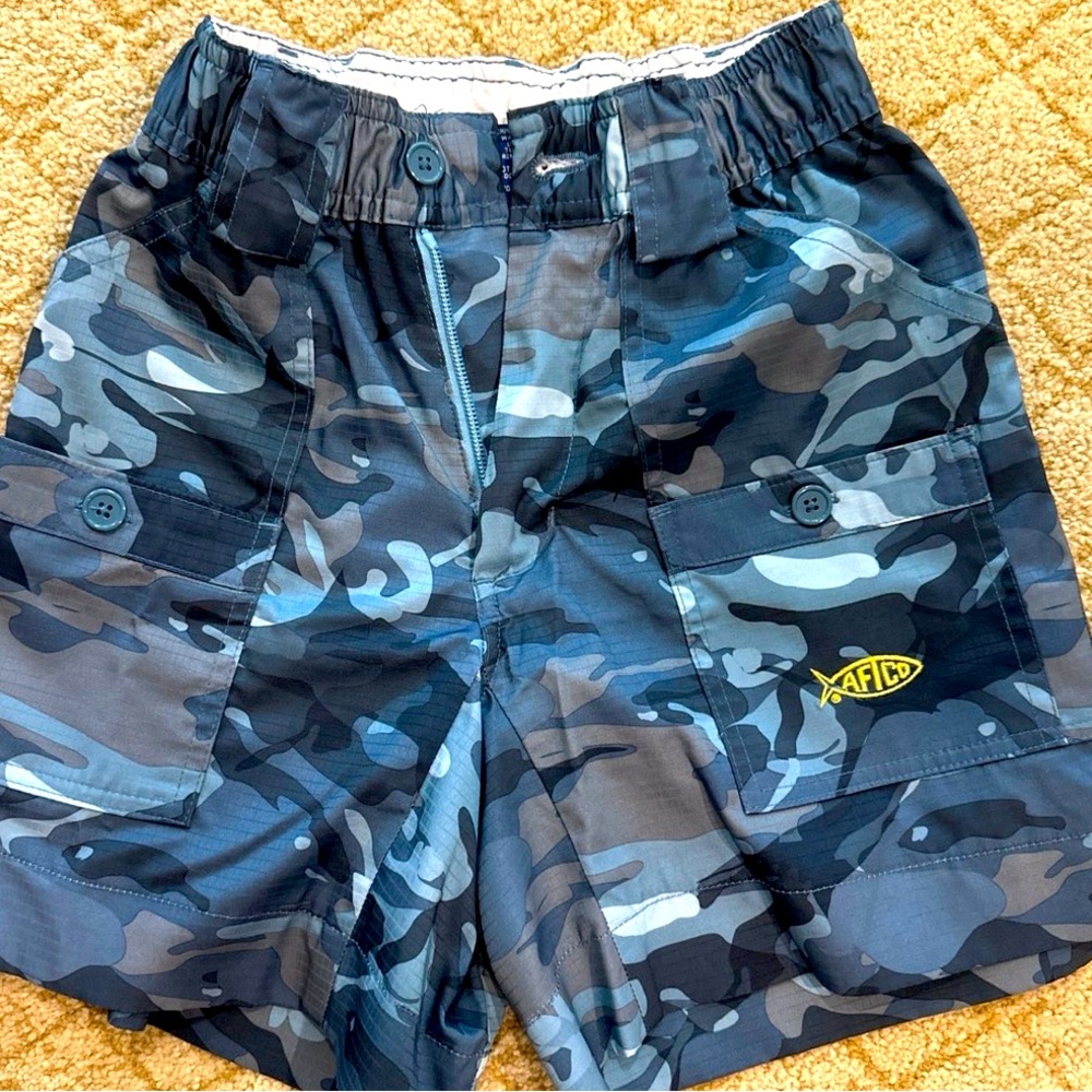 Boys AFTCO Blue Camo size 24.